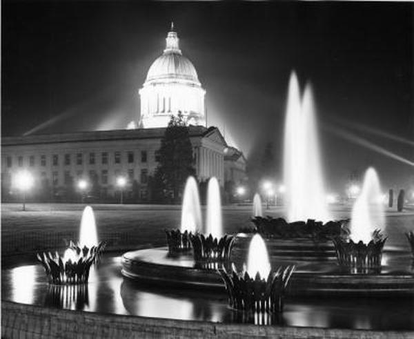 Capitol & Tivoli Fountain at night