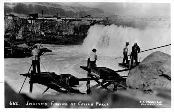 Celilo-Falls-postcard-May-1945