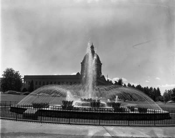 Tivoli-Fountain,-1962